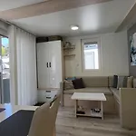 Floating Sea House Marina Pearl Holiday home *