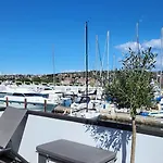 Holiday home Floating Sea House Marina Pearl