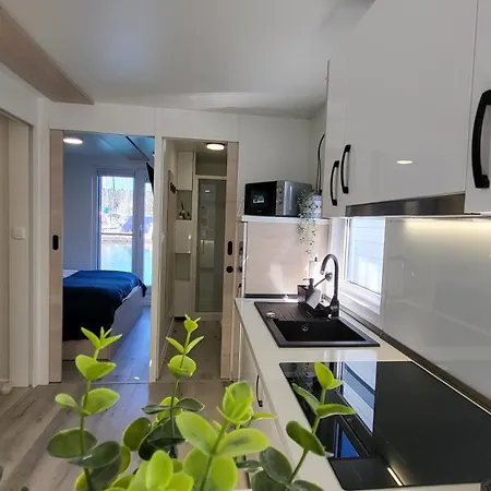Marina Pearl - Serene Seafront Retreat With Jacuzzi On Rooftop Terrace, Hausboot 別荘 ポルトローシュ