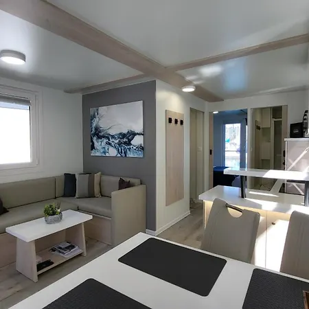 Marina Pearl - Serene Seafront Retreat With Jacuzzi On Rooftop Terrace, Hausboot 別荘 ポルトローシュ