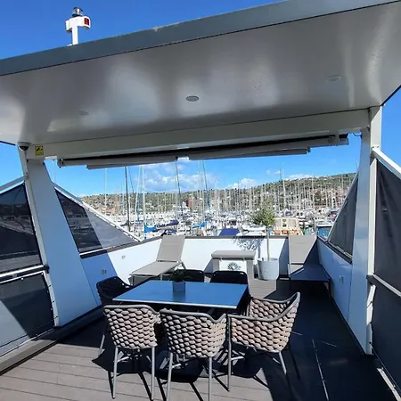 Marina Pearl - Serene Seafront Retreat With Jacuzzi On Rooftop Terrace, Hausboot 別荘