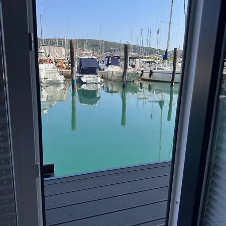 Marina Pearl - Serene Seafront Retreat With Jacuzzi On Rooftop Terrace, Hausboot 別荘 *