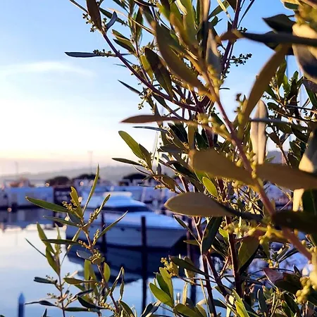Marina Pearl - Serene Seafront Retreat With Jacuzzi On Rooftop Terrace, Hausboot * ポルトローシュ